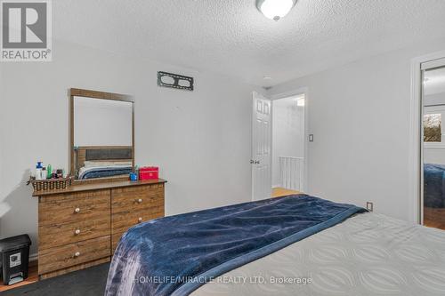 2 Envoy Boulevard, Hamilton, ON - Indoor Photo Showing Bedroom