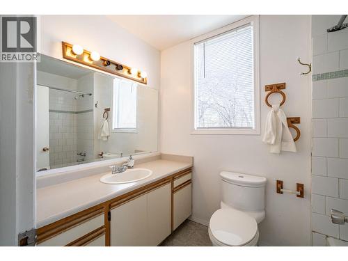 Bathroom - 10091 6 Highway, Coldstream, BC 