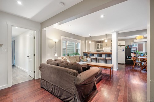 3328 Third St, Cumberland, BC 