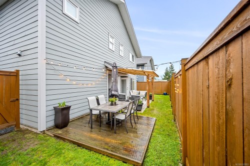 817 Tracker Pl, Comox, BC 