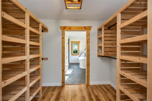 1696 Peerless Rd, Cobble Hill, BC 