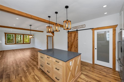 1696 Peerless Rd, Cobble Hill, BC 