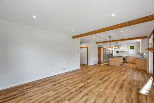 1696 Peerless Rd, Cobble Hill, BC 