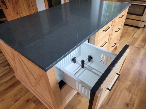 1696 Peerless Rd, Cobble Hill, BC 