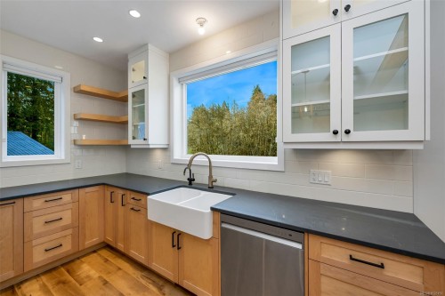 1696 Peerless Rd, Cobble Hill, BC 