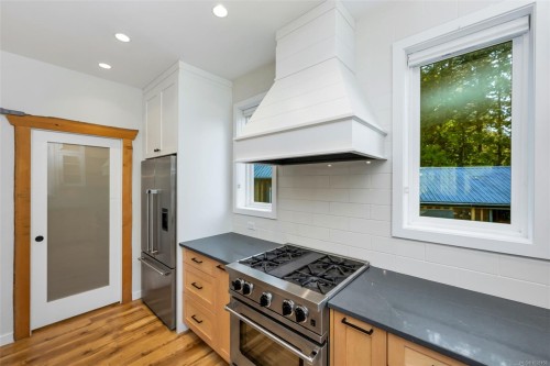 1696 Peerless Rd, Cobble Hill, BC 