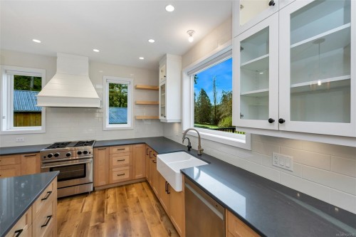 1696 Peerless Rd, Cobble Hill, BC 