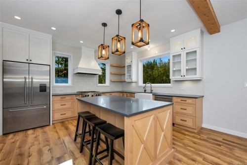 1696 Peerless Rd, Cobble Hill, BC 