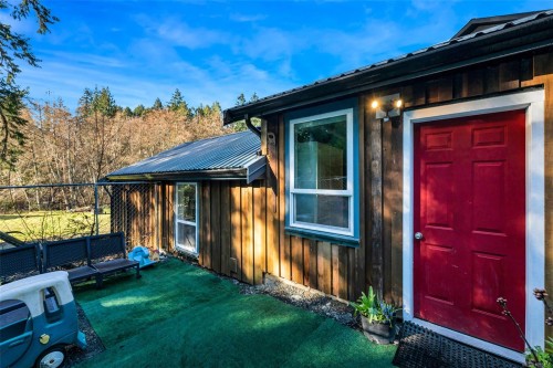 1696 Peerless Rd, Cobble Hill, BC 