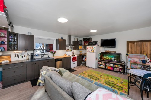 1696 Peerless Rd, Cobble Hill, BC 