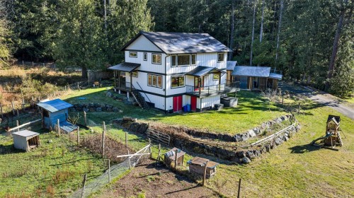 1696 Peerless Rd, Cobble Hill, BC 