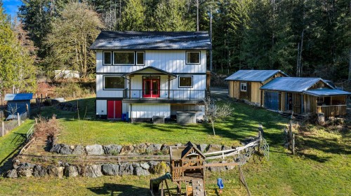 1696 Peerless Rd, Cobble Hill, BC 