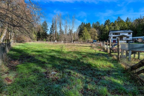 1696 Peerless Rd, Cobble Hill, BC 