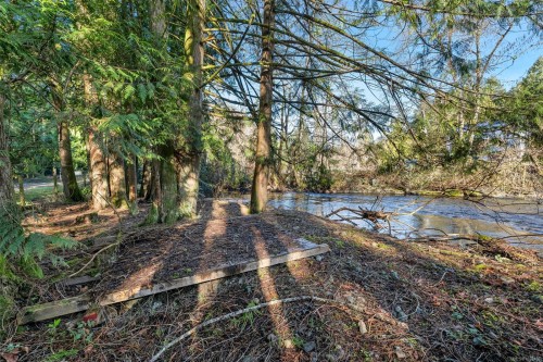 1696 Peerless Rd, Cobble Hill, BC 