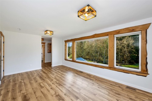 1696 Peerless Rd, Cobble Hill, BC 