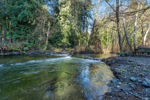 1696 Peerless Rd, Cobble Hill, BC 