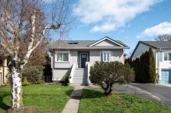 24 Lotus St  Victoria, BC V9A 1P4