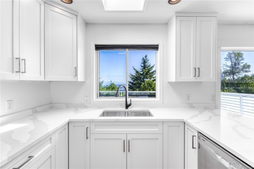 369 Trinity Dr, Nanaimo, BC 