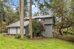 2753 Arbutus Rd Saanich, BC V8N 5X7