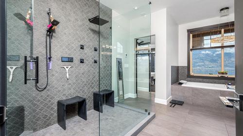2328 Arthur Court, Kelowna, BC - Indoor
