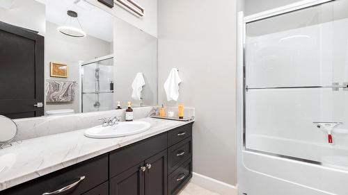 2328 Arthur Court, Kelowna, BC - Indoor Photo Showing Bathroom