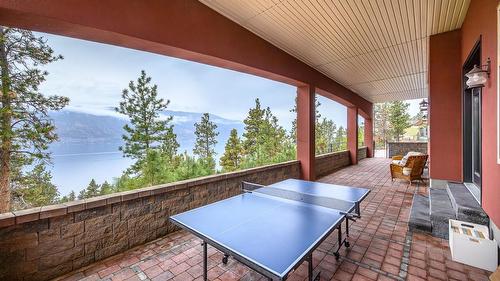 2328 Arthur Court, Kelowna, BC - Outdoor With Exterior