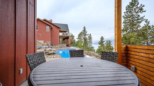 2328 Arthur Court, Kelowna, BC - Outdoor With Exterior