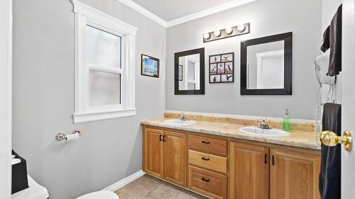 112 Walker Road, Clearwater, BC - Indoor Photo Showing Bathroom