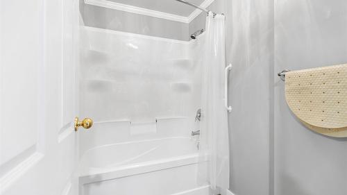 112 Walker Road, Clearwater, BC - Indoor Photo Showing Bathroom