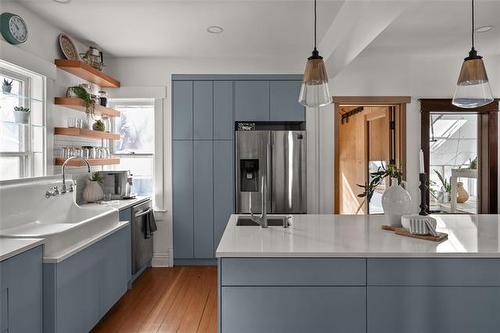 702 Beresford Ave, Winnipeg, MB 