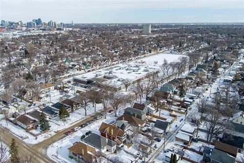 702 Beresford Ave, Winnipeg, MB 