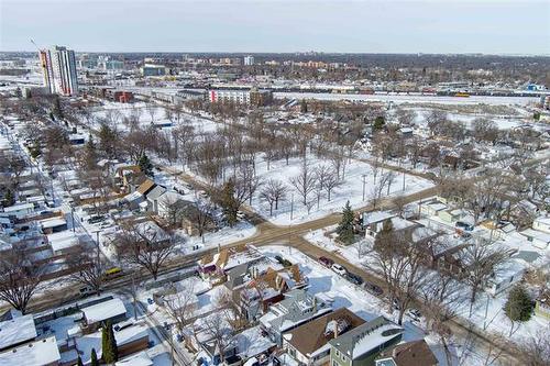 702 Beresford Ave, Winnipeg, MB 