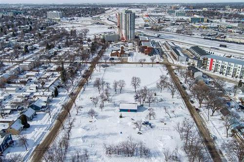 702 Beresford Ave, Winnipeg, MB 