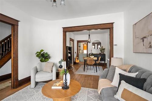 702 Beresford Ave, Winnipeg, MB 