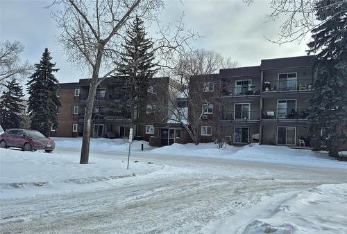 309-470 Kenaston BLVD  Winnipeg, MB R3N 1Y3