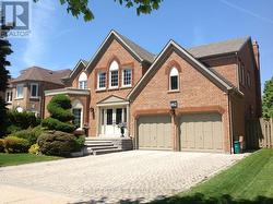 462 WELDRICK ROAD E Richmond Hill, ON L4B 2T6