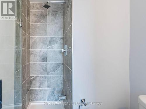 2105 - 30 Elm Drive, Mississauga, ON - Indoor Photo Showing Bathroom