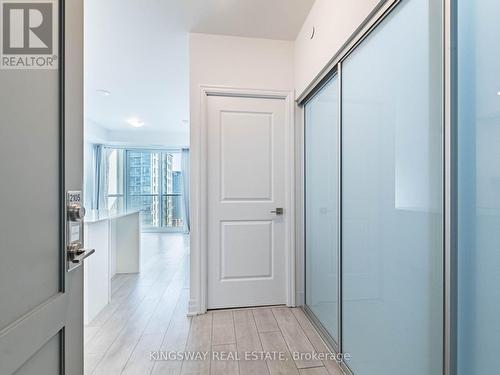 2105 - 30 Elm Drive, Mississauga, ON - Indoor Photo Showing Bathroom