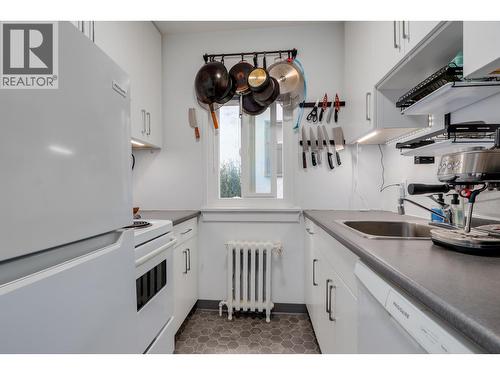 3755 Cambie Street, Vancouver, BC - Indoor Photo Showing Kitchen