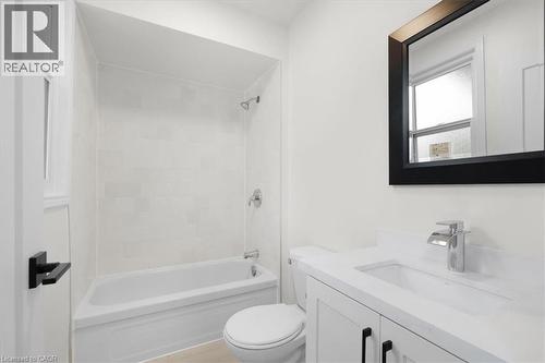 215 Ray Street N, Hamilton, ON - Indoor Photo Showing Bathroom