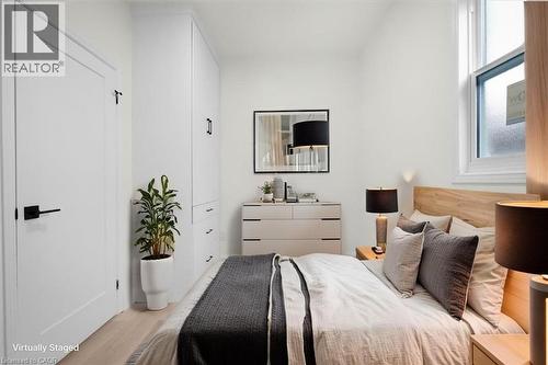 215 Ray Street N, Hamilton, ON - Indoor Photo Showing Bedroom