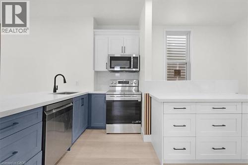 215 Ray Street N, Hamilton, ON - Indoor Photo Showing Kitchen With Upgraded Kitchen