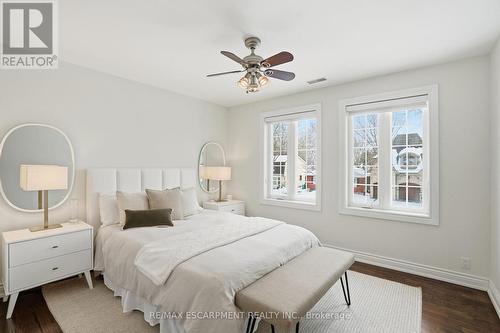 92 Wanita Road, Mississauga, ON - Indoor Photo Showing Bedroom