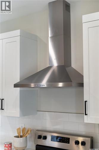 3 Vancouver Crescent, Pilot Butte, SK - Indoor Photo Showing Kitchen