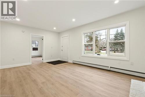 1012 North Shore Boulevard E, Burlington, ON - Indoor Photo Showing Other Room