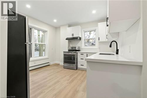 1012 North Shore Boulevard E, Burlington, ON - Indoor Photo Showing Kitchen