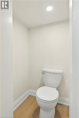 1012 North Shore Boulevard E, Burlington, ON - Indoor Photo Showing Bathroom