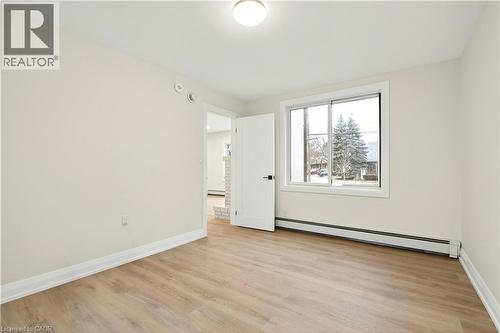 1012 North Shore Boulevard E, Burlington, ON - Indoor Photo Showing Other Room