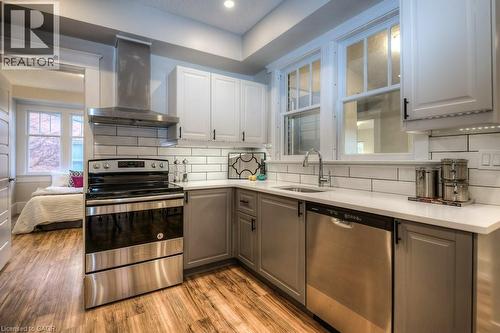 Unit B - 54 Park Street, Kitchener, ON - Indoor Photo Showing Kitchen