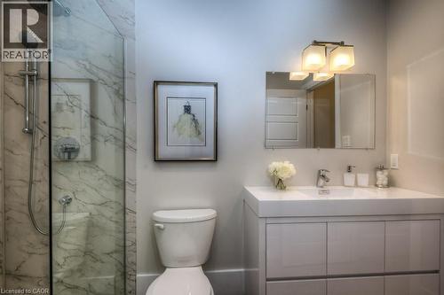 Unit B Main Bathroom with bedroom and hall entry - 54 Park Street, Kitchener, ON - Indoor Photo Showing Bathroom